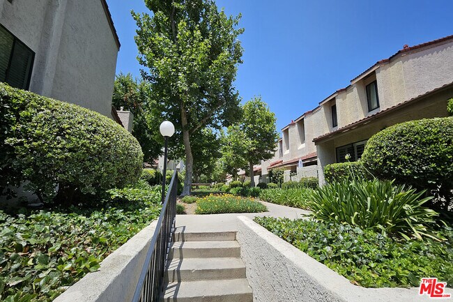 Building Photo - 18130 Oxnard St