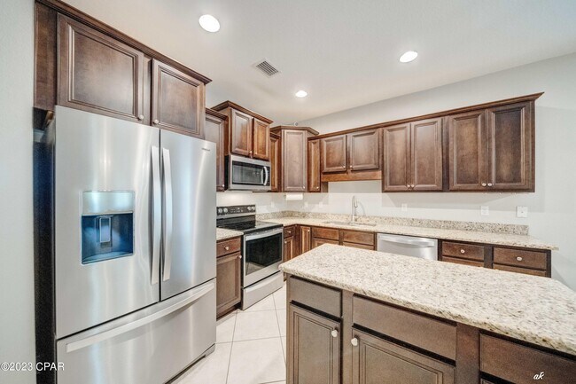 Building Photo - 4018 Brook Stone Dr