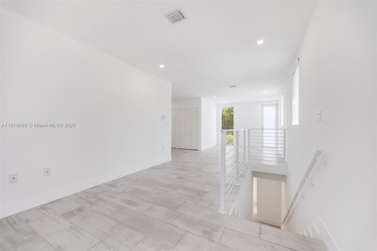 Building Photo - 3787 Thomas Ave