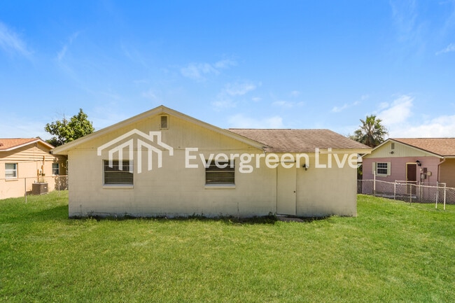 Building Photo - 3206 Dragoon Pl