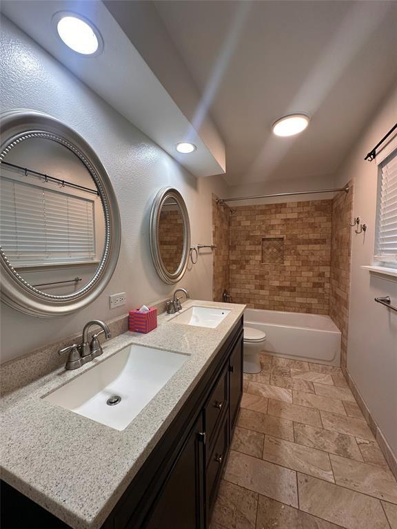 Building Photo - 6602 Willamette Dr