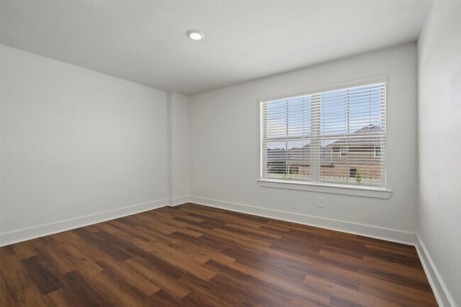 Building Photo - 10603 Whitejacket