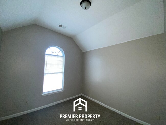 Building Photo - 5950 Chadwell Rd