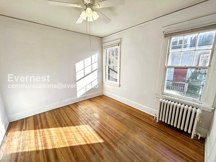 Building Photo - 3114 Barton Ave