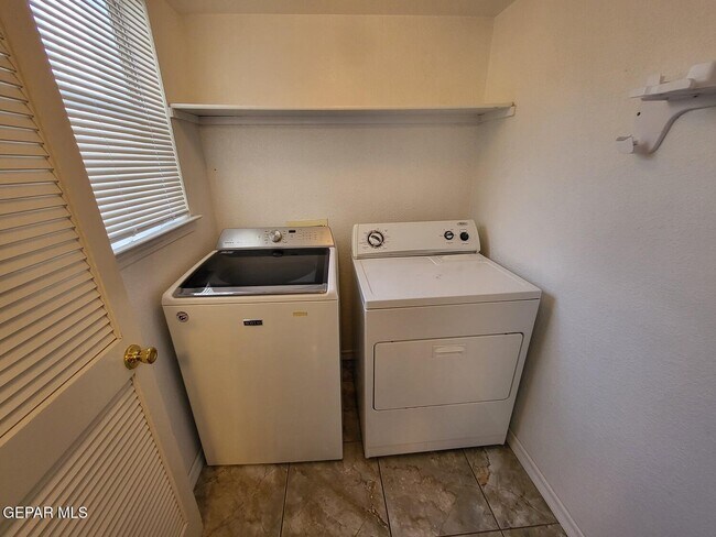 Building Photo - 7532 Plaza Taurina Dr