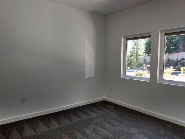 Building Photo - Pre-Lease This Beautiful 1 Bed 1 Bath + Den | In-Unit Washer/Dryer | AC