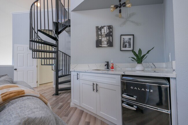 Building Photo - 28205 Meadow Oak Ln