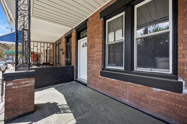 Primary Photo - 1723 W Butler St