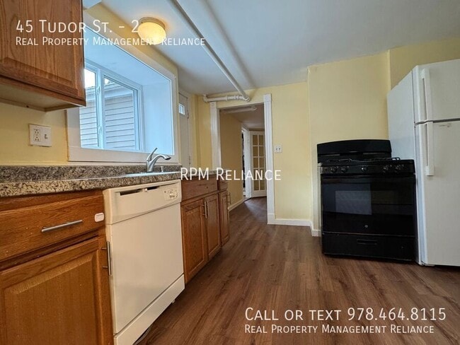 Building Photo - 2-Bedroom Apartment in Lynn, MA – Heat & H...