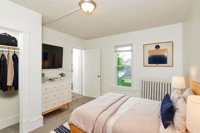 Building Photo - Newly Renovated Single Family Home - GREAT...