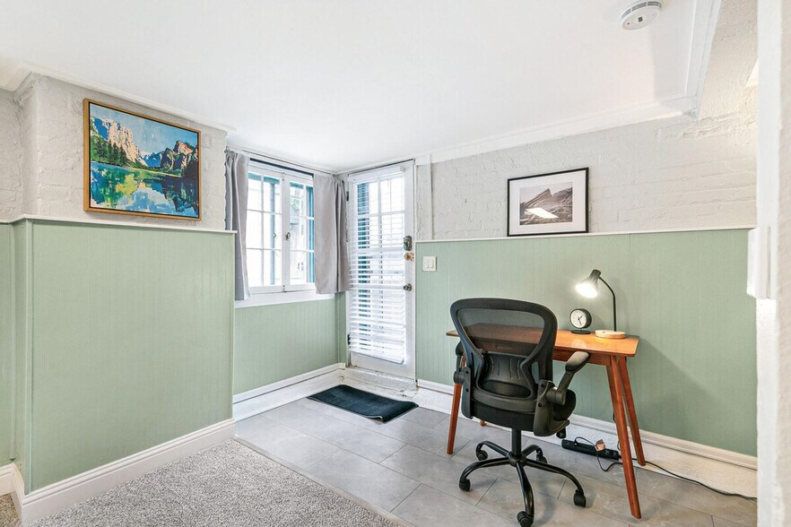 Building Photo - 2619 E 12th Ave