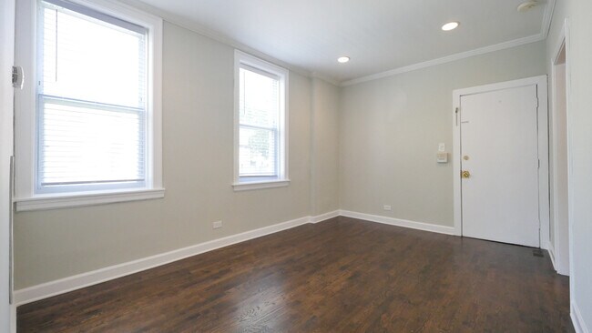 Building Photo - 2259 W Hirsch St