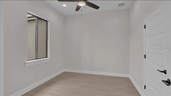 Building Photo - 6980 Bentridge Dr