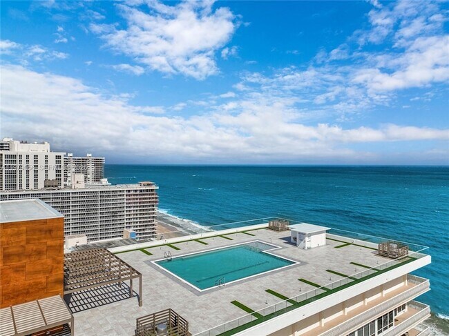 Building Photo - 4020 Galt Ocean Dr