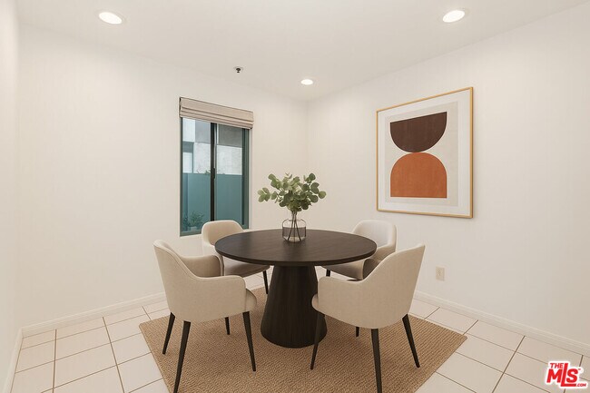 Building Photo - 10336 Wilshire Blvd
