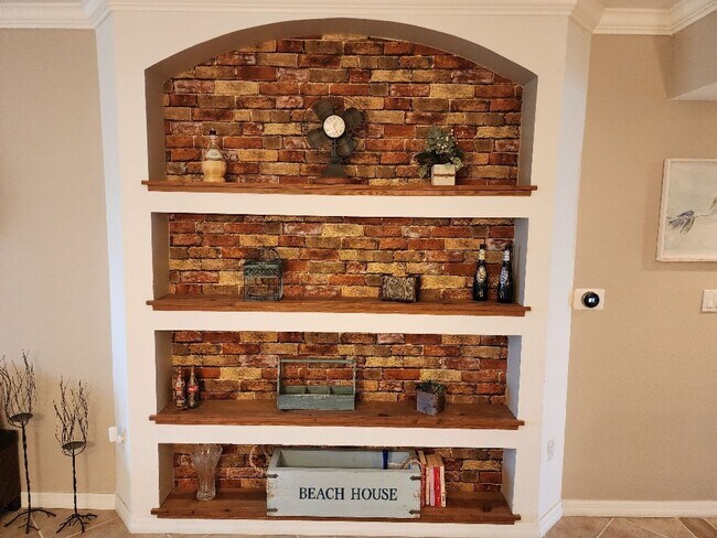 Building Photo - Beautiful Ocean Walk Condo Available April 10, 2026