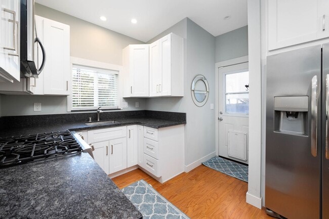 Building Photo - North Park Craftsman House!