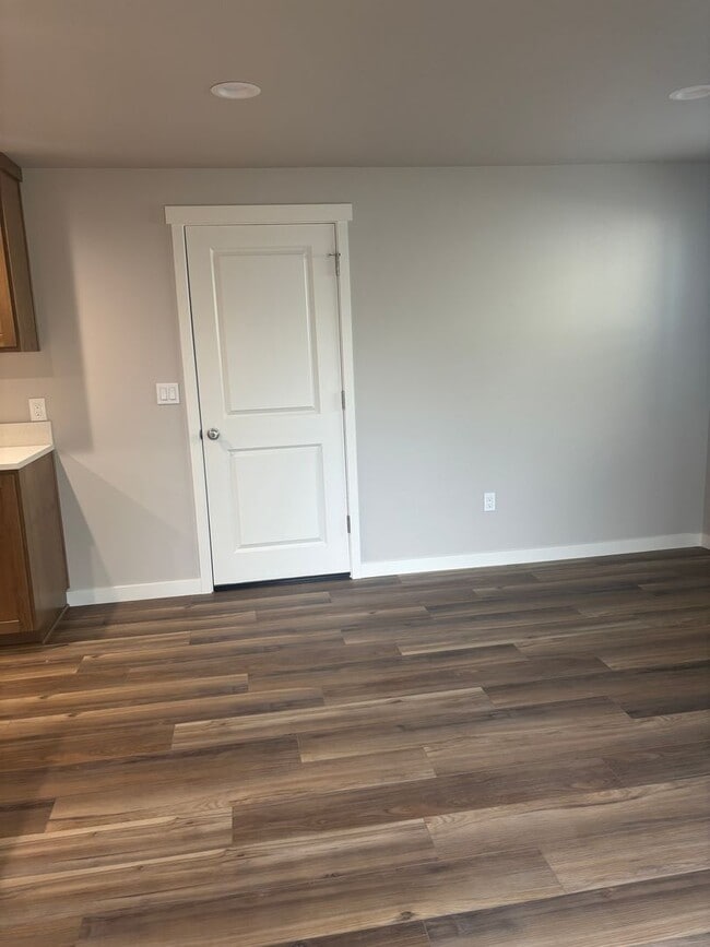 Building Photo - Beautifully Remodeled Single-Level House in North Newberg