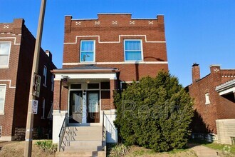 Building Photo - 4345 Bates St