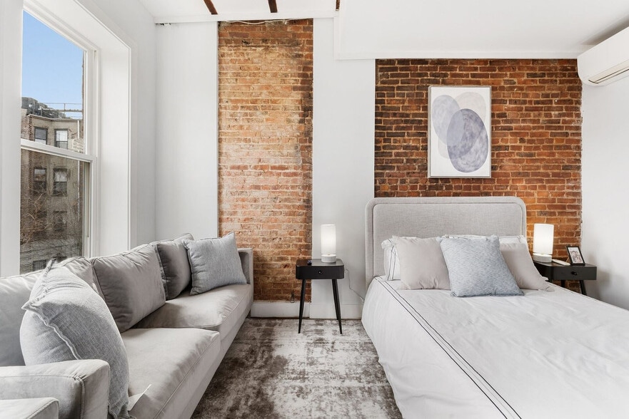 Building Photo - 716 Madison St