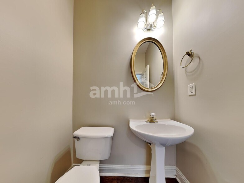 Building Photo - 1315 Killian Shoals Way SW