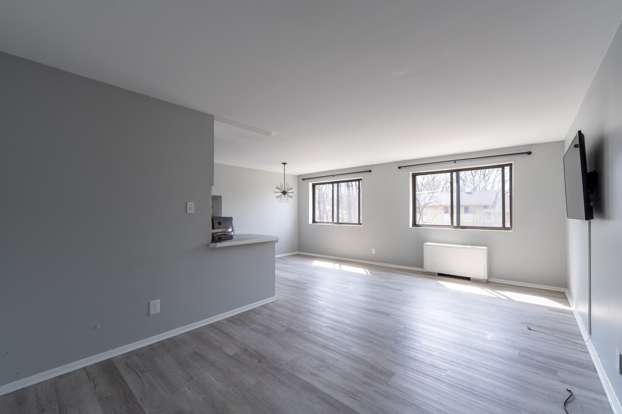 Building Photo - 8601 Manchester Rd