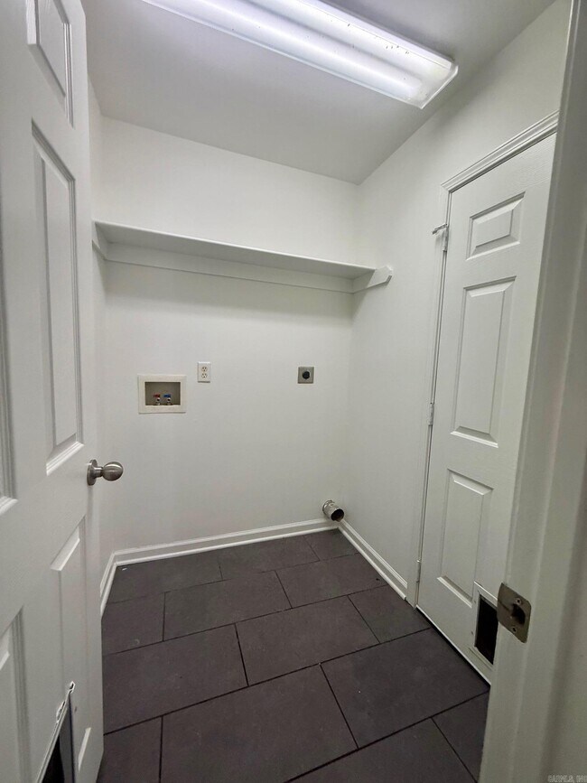 Building Photo - 13706 Apple Glen Cove