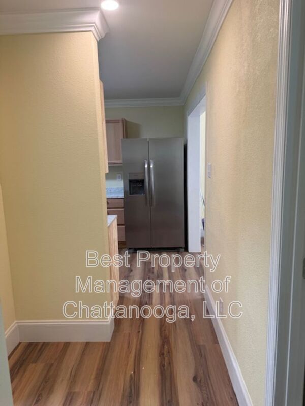 Building Photo - 5281 Usher Dr