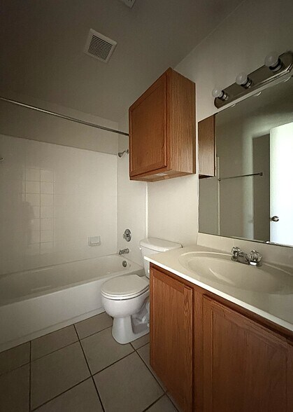 Building Photo - 6600 Temora Loop