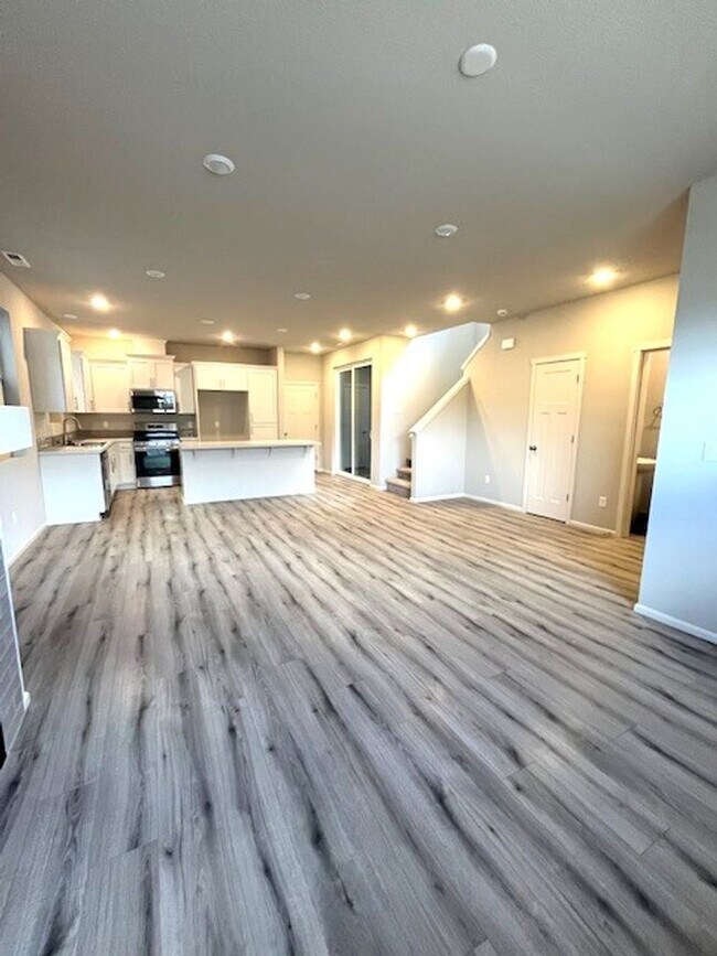 Building Photo - $500 off first month! 4 Bedroom 2.5 Bath Home McMinnville OR