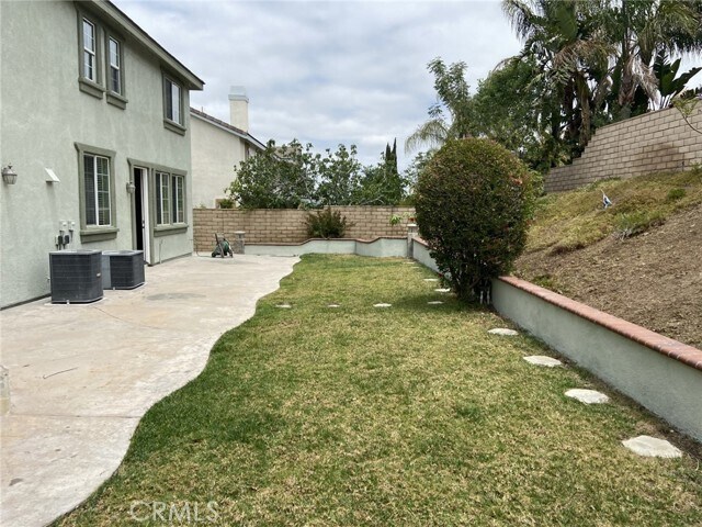 Building Photo - 2467 Taylor Ave