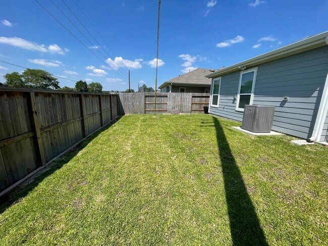 Building Photo - 6155 Topaz Pnes Trl