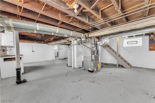 Building Photo - 1643 Wyandotte Ave