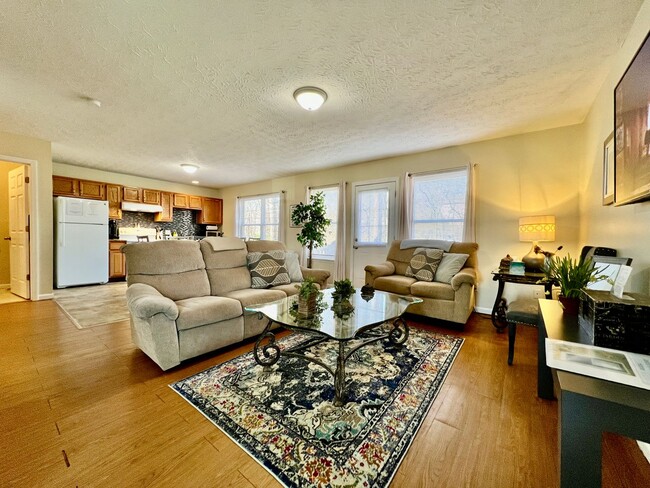 Building Photo - 260 Overbrook Ct