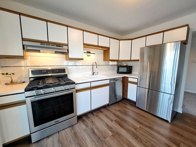 Building Photo - 1060 Newport Harbor