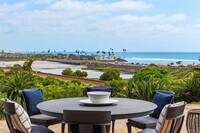 Building Photo - 105 Via de la Valle