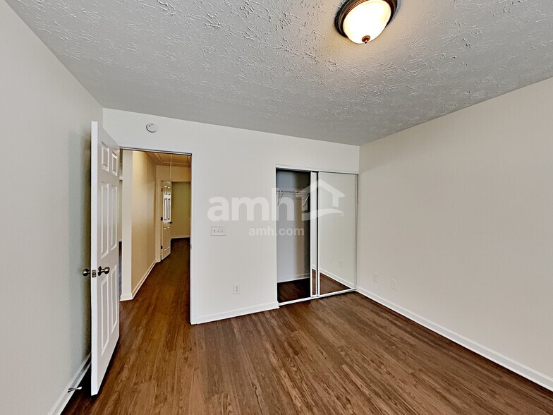 Building Photo - 361 Red Maple Way