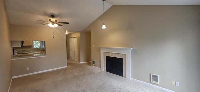 Building Photo - 11112 NE 124th Ln