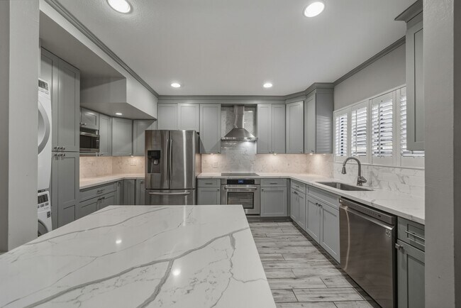 Building Photo - 11711 Memorial Dr