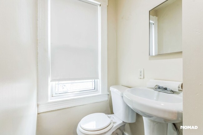 Building Photo - Charming 3BR Townhome in Baltimore