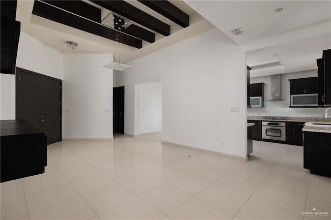 Building Photo - 16 N 47th St