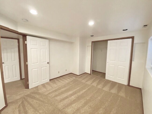 Building Photo - Spacious Briargate 4 Bedroom/3.5 Bathroom Home with huge Yard