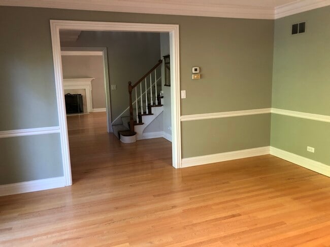 Building Photo - 1021 W Old Ml Rd