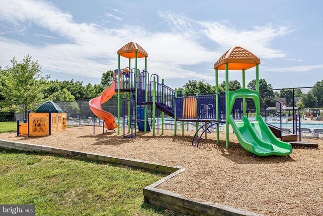 Building Photo - 19753 Grn Vlg Dr