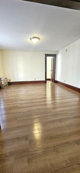 Building Photo - 135 N Champlain St