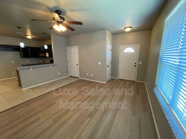 Building Photo - 1317 Garden Gate Dr