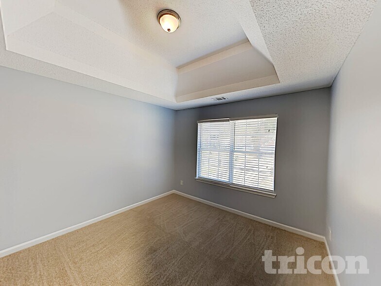 Building Photo - 1005 Maris Ln