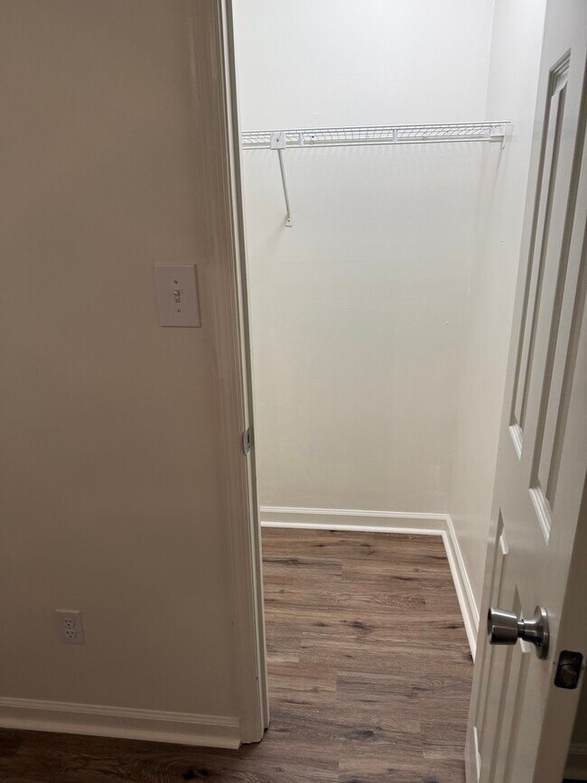 Building Photo - 4067 Coopers Hill Dr SE