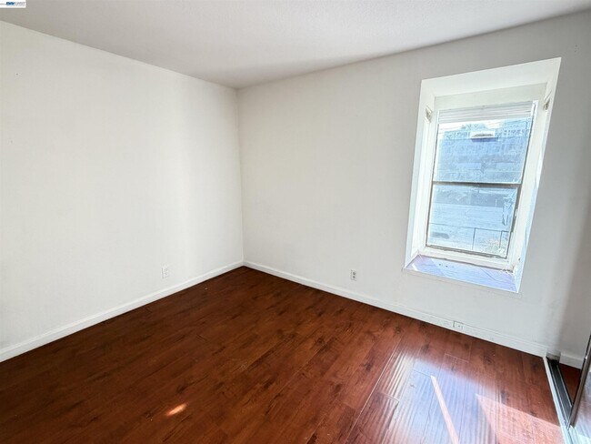 Building Photo - 1391 Monument Blvd