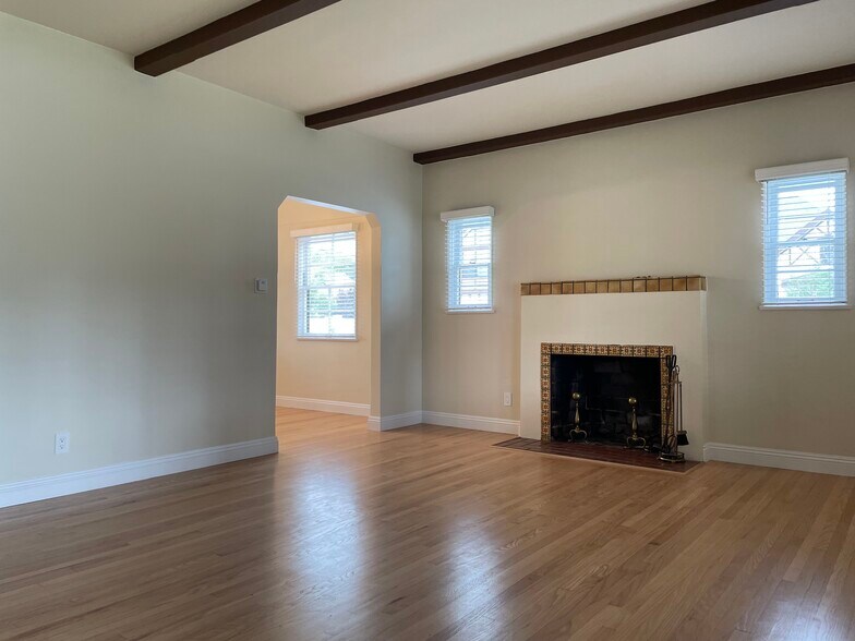 Building Photo - 4209 Vinton Ave